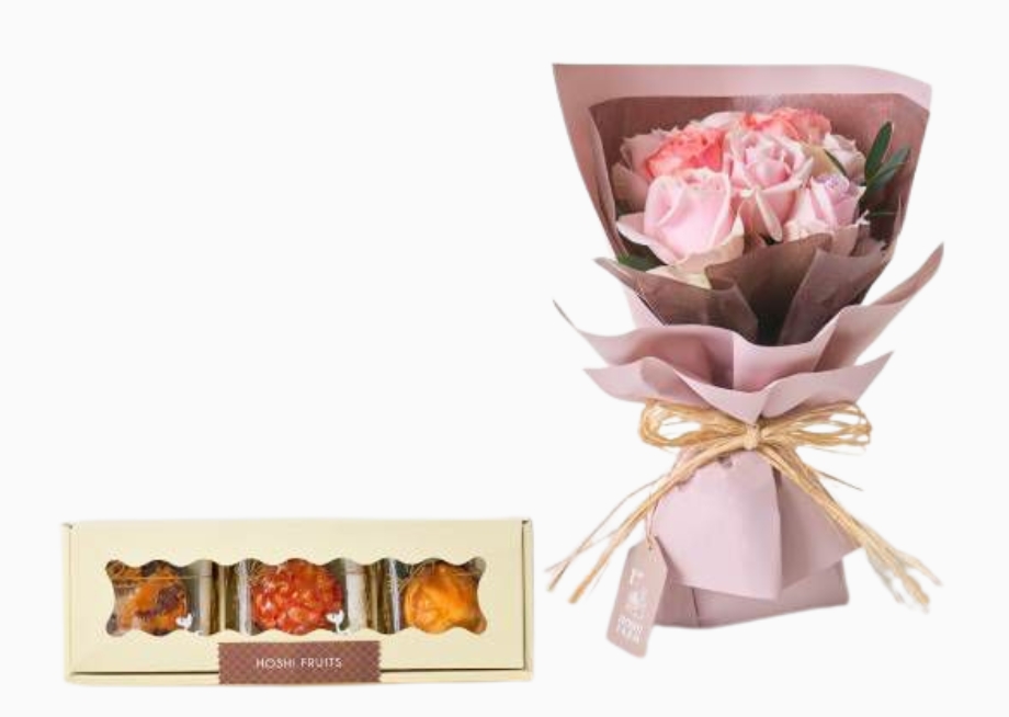 ホシフルーツの誕生日祝いスイーツ・お菓子_バラの花束とカップケーキのセット。