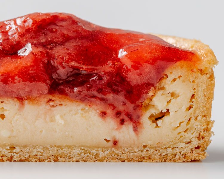 ホシフルーツ とろとろの苺コンポートとチーズケーキタルトのデザート。