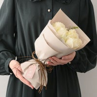 白いバラ８本の花束