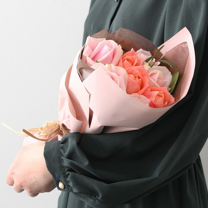 ピンクのバラ８本の花束