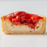 ホシフルーツ とろとろの苺コンポートとベイクドチーズケーキタルトのデザート_ホシフルーツあまおう苺のチーズケーキタルト