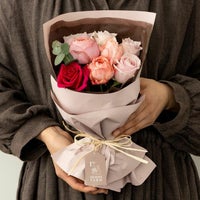 ホシファーム ピンクのバラ8本の花束