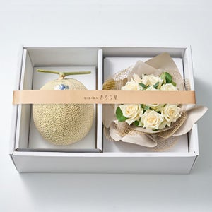 ホシフルーツ_メロンと薔薇のギフトセット_花と実の極み きらら星　静岡県産アールスメロン＆そのまま飾れる薔薇アレンジメントピュア