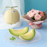 ホシフルーツ_メロンと薔薇のギフトセット_花と実の極み きらら星　静岡県産アールスメロン＆そのまま飾れる薔薇アレンジメントスイート