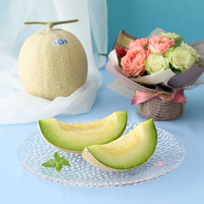 ホシフルーツ_メロンと薔薇のギフトセット_花と実の極み きらら星　静岡県産アールスメロン＆そのまま飾れる薔薇アレンジメントロマン