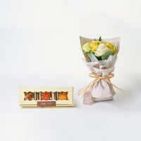 ホシファーム　フリルブーケ　ホワイトイエローグリーン８本＆ホシフルーツ　煌めき果実のカップケーキ３個