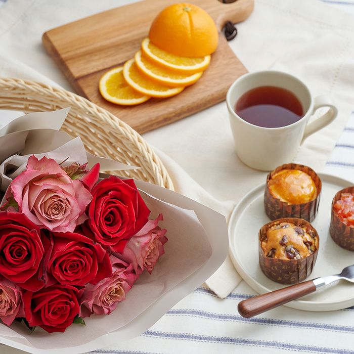 ホシファーム　フリルブーケ　ニュアンスレッド８本＆ホシフルーツ　煌めき果実のカップケーキ３個