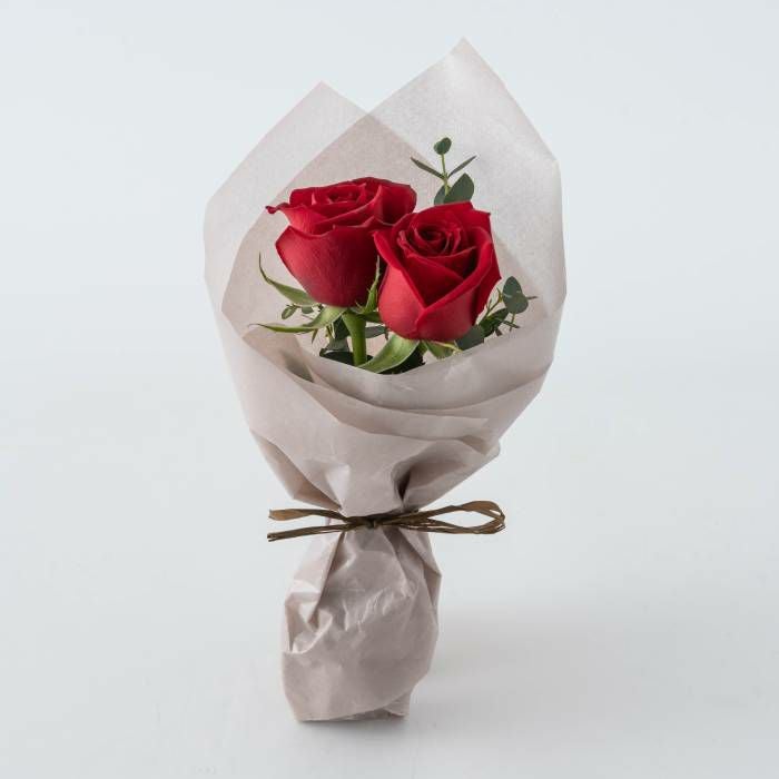 真っ赤なバラ２本のミニブーケ